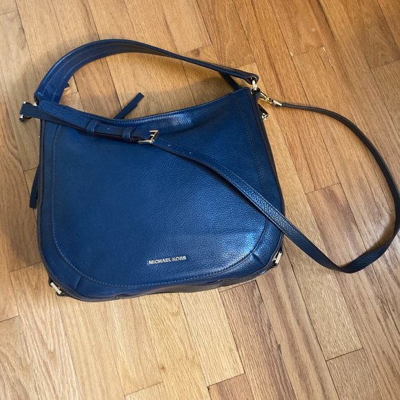 Michael Kors Julia Medium Hobo Bag - Picture 9 of 12